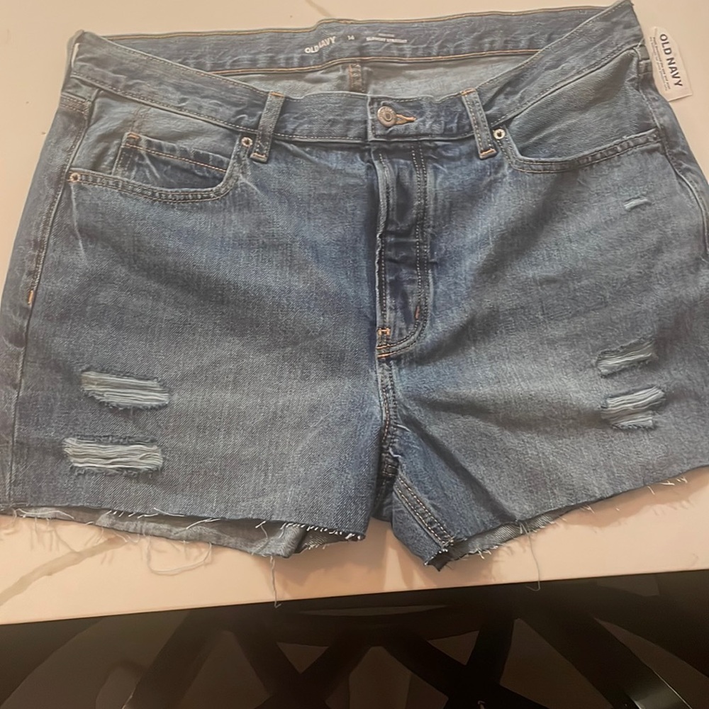 Size 14 NWT Old Navy High Rise Slouchy Straight Jean shorts